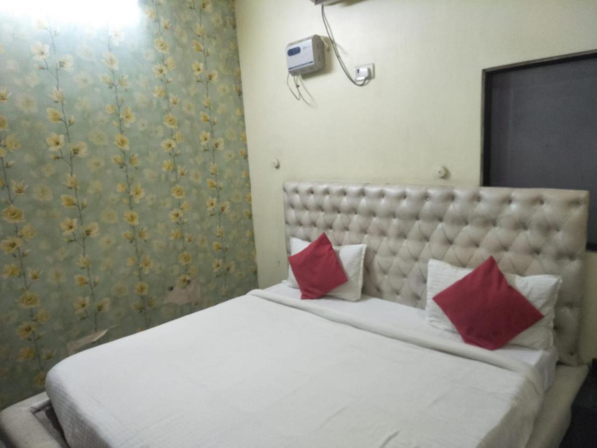 Hotel Shiv Mahima Inn By Wb Inn Allāhābād Junction Exterior foto